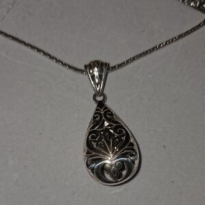 Elegant Silver Teardrop Necklace
